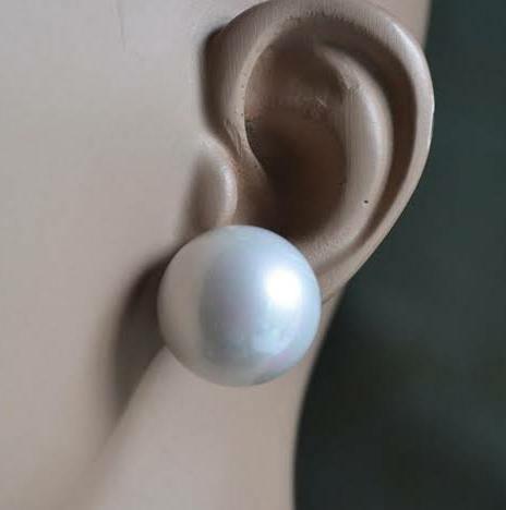 20mm Pearl Stud Earrings - Bansri Mehta Design